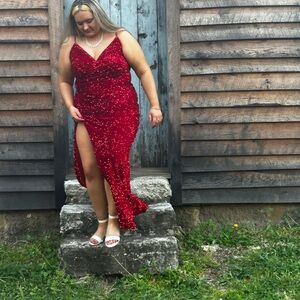 Elegant Red Sequin Evening Dress